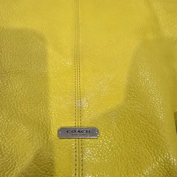 This is a Coach Avery leather hobo shoulder bag in a yellow (chartreuse) color w - Picture 3 of 7
